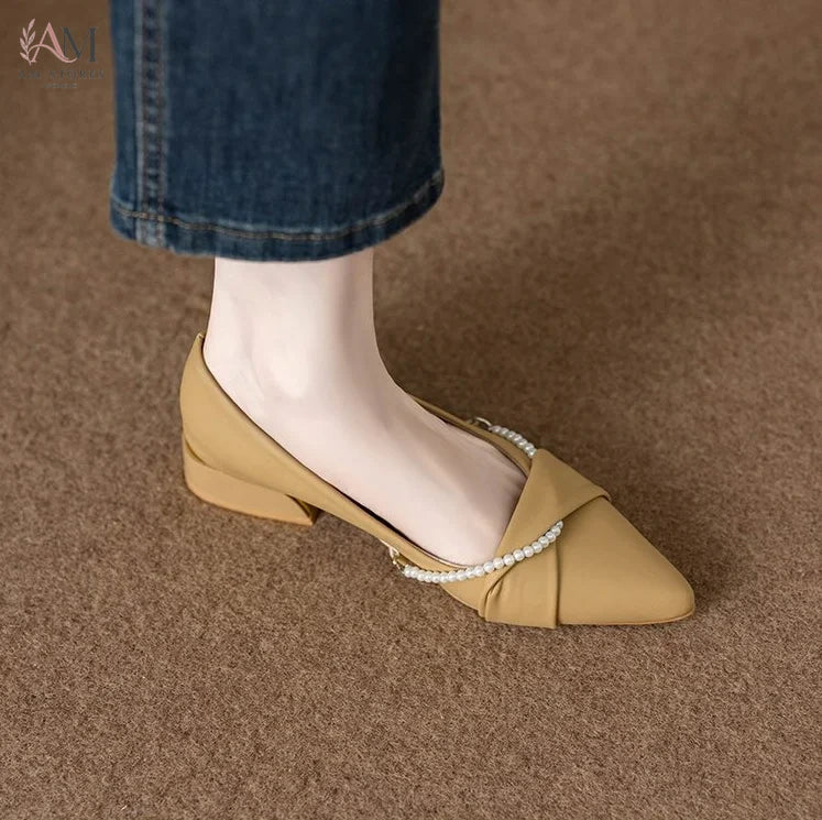 Women's White Pointed-Toe Stiletto Pumps - view 8