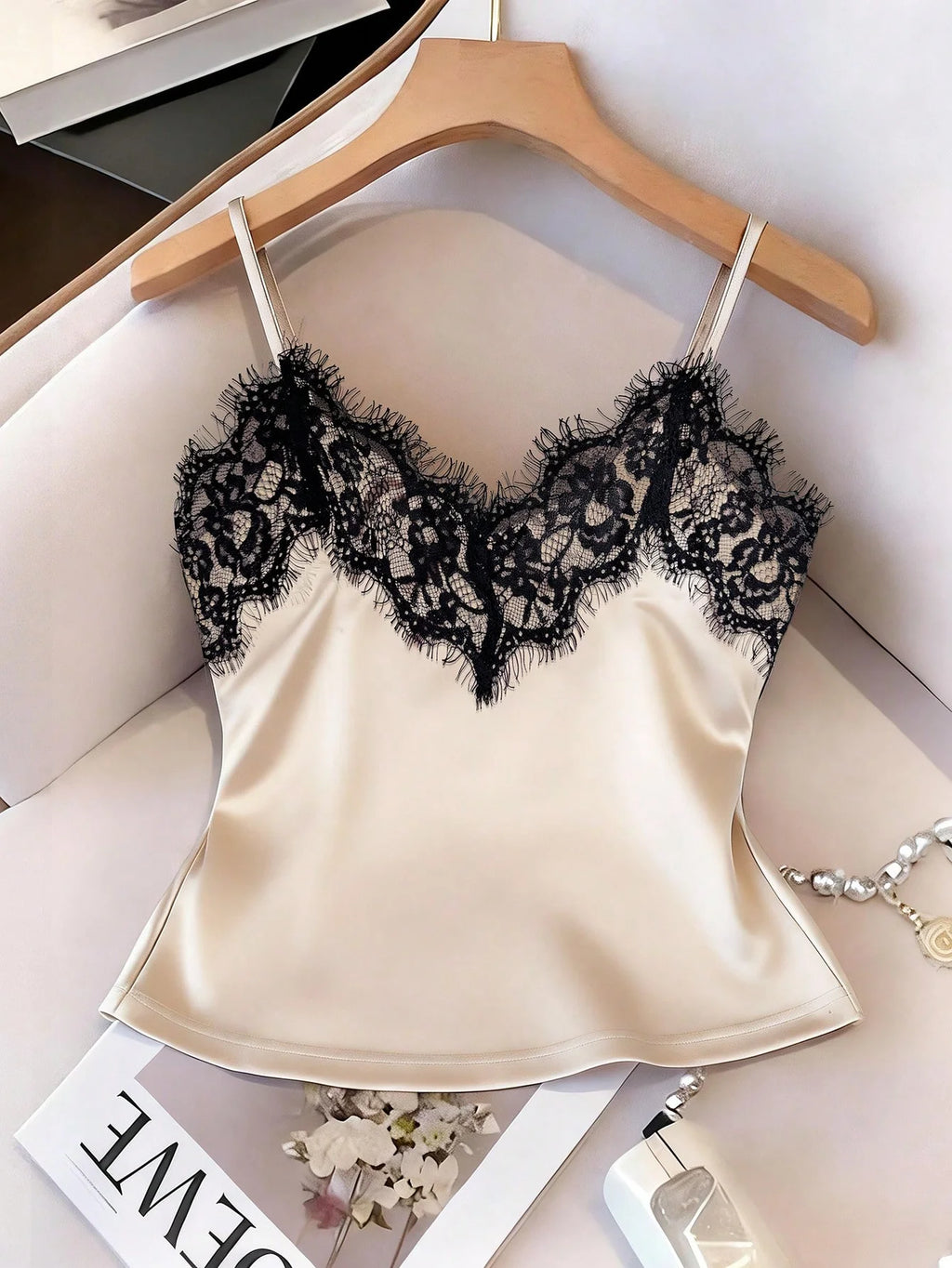 Women Clothing Tank Top Women 2026 New Summer Sexy V-Neck Spaghetti Strap Lace Tanks Camis Women Tops Outerwear Top Mujer Q4109