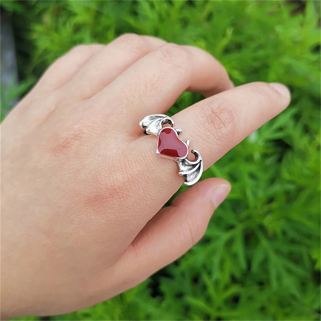 Vintage Angel Wings Black Red Enamel Heart Rings For Women Fashion Evil Demon Wing Love Heart Finger Ring Gothic Party Jewelry