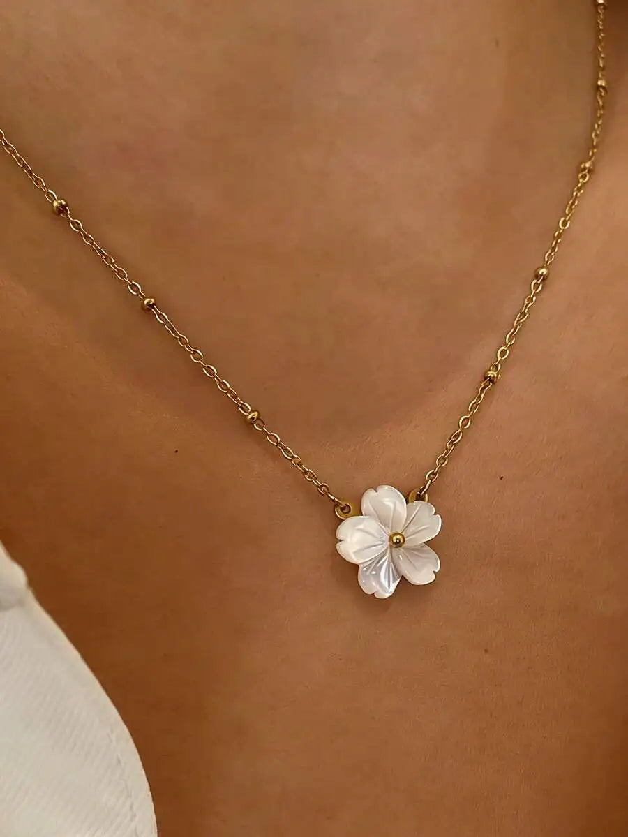 1pc Plumeria Necklace, Bohemian Style Necklace, Floral Pendant, Hawaiian Floral Necklace, Plumeria Pendant, Summer Jewelry Gift