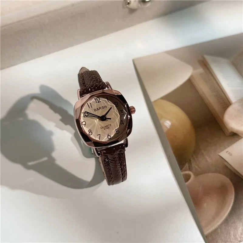 Fashionable new small dial square watch for women, Instagram niche watch design, simple retro British style quartz watch