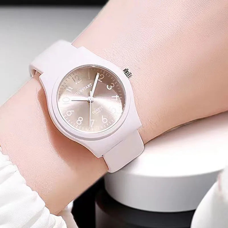 Chic Ladies' Quartz Watch: Simple Casual Candy Color Design Perfect for Students and Everyday Wear