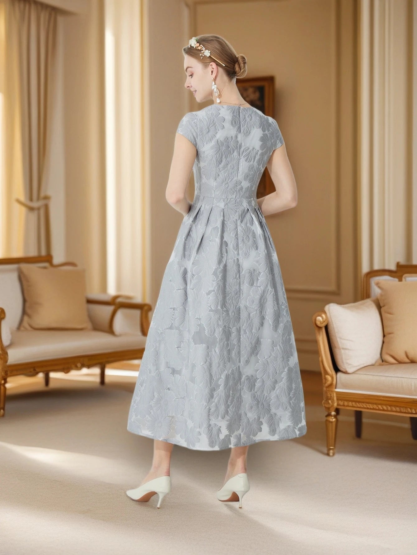 Elegant Gray V-Neck Short-Sleeve Formal Gown with 3D Jacquard Waist-Cinching Design and A-Line Hem Luxury Celebrity Style Dress