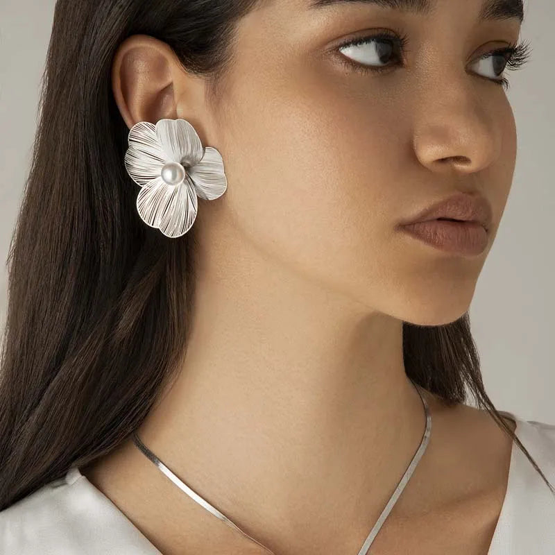 Punk Vintage Metal Petal Flower Stud Earrings Women Girls Trend 2025 Goth Geometric Piercing Earring Jewelry Steampunk