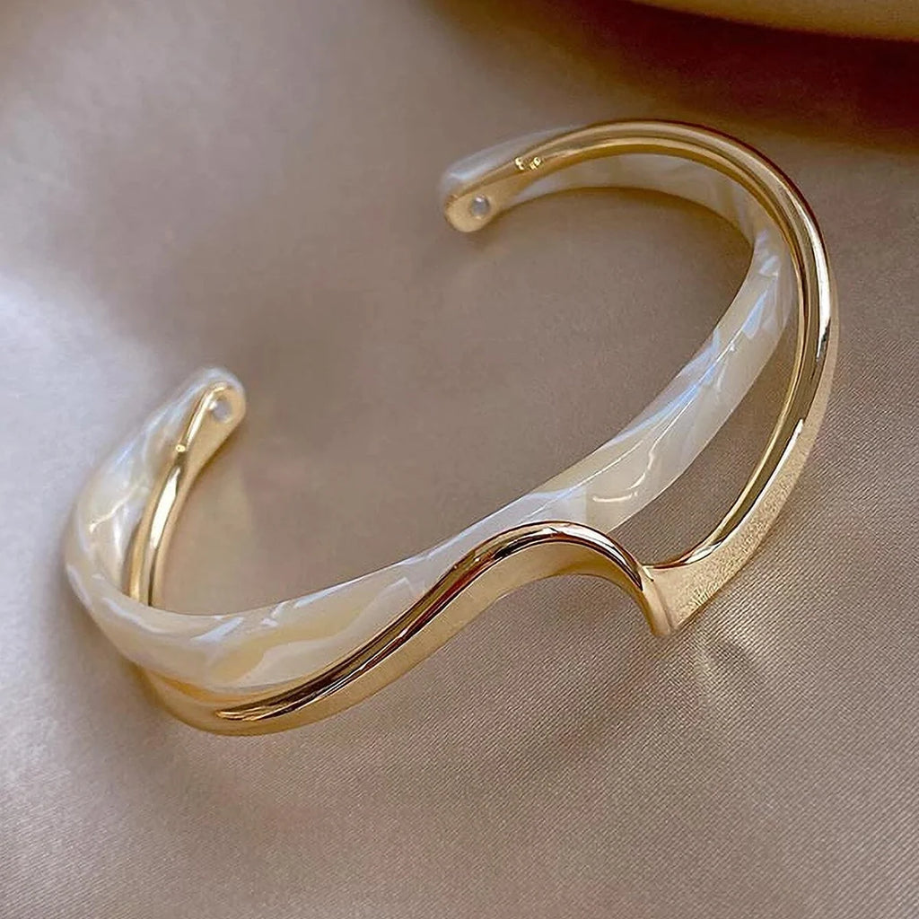 Light luxury bracelet curved metal texture bracelet ins design Korean version personalized fashion internet celebrity bracelet