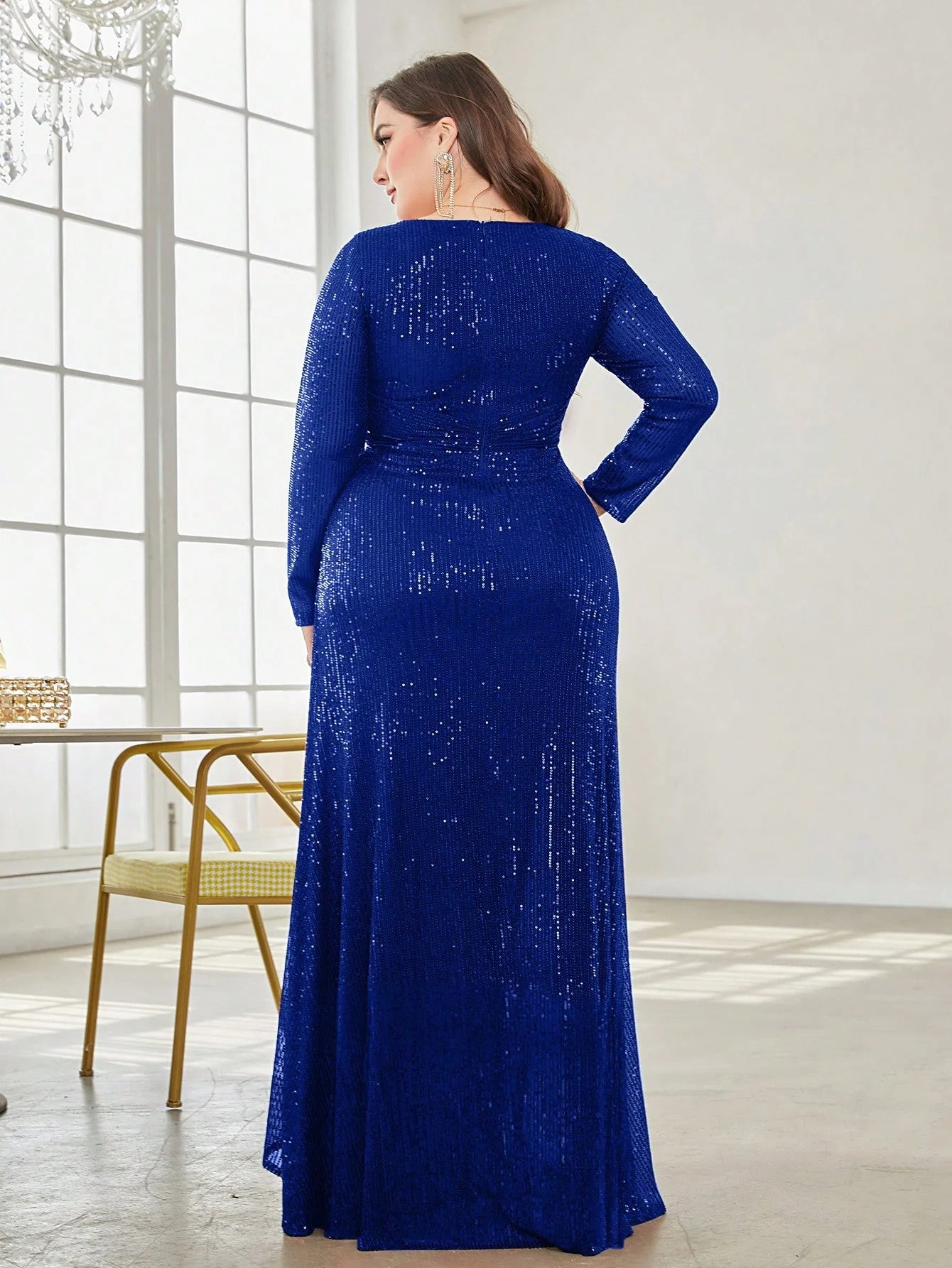 Plus Size Luxury V-Neck Long Sleeves Sequins Evening Dresses Women Elegant Party Maxi Cocktail Graduation Gowns