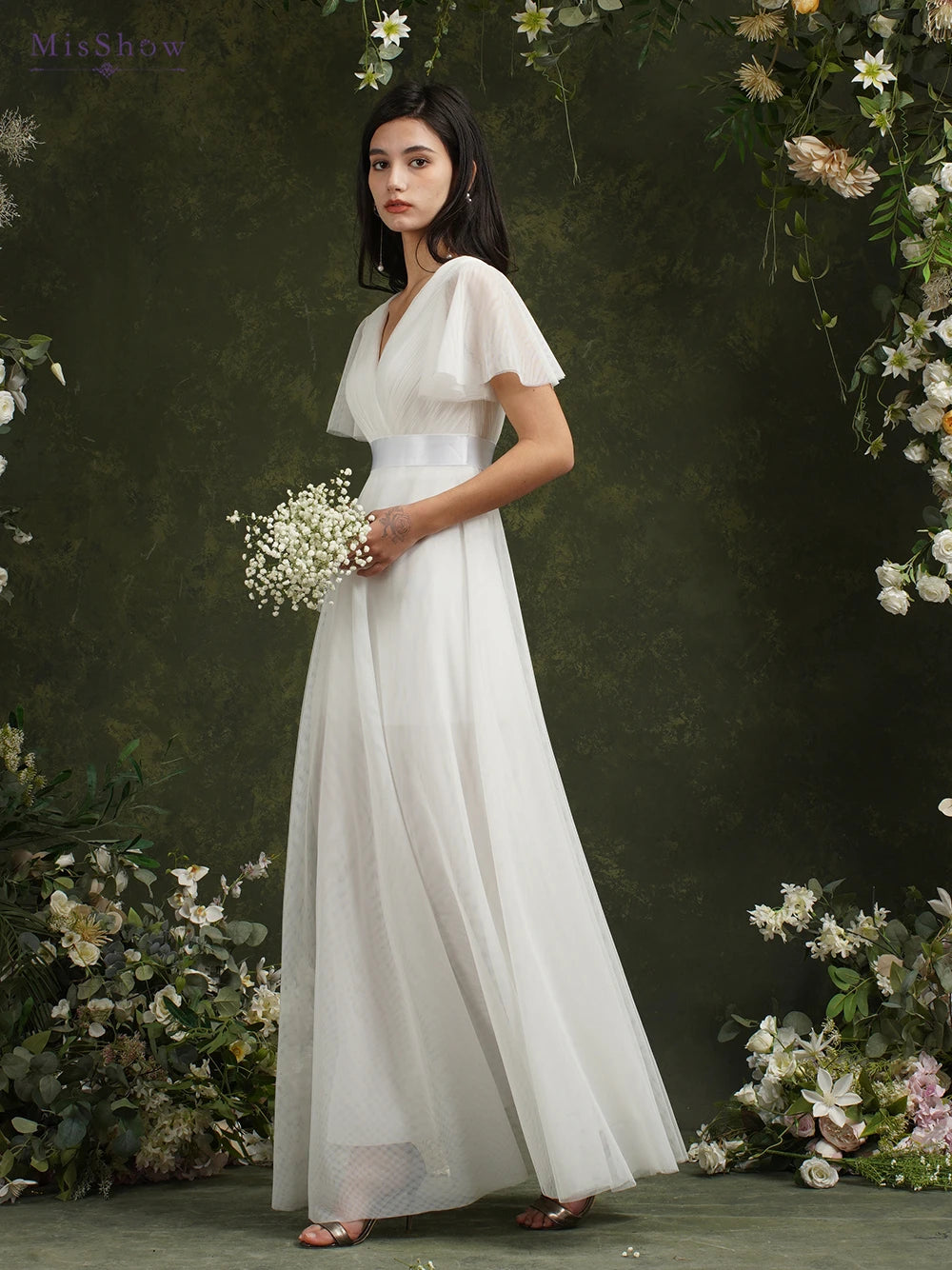 Simple Beach Ivory Wedding Dresses For Women A-Line Puffer Short Sleeve V-Neck Pleat Tulle Open Back Bridal Prom Gowns With Belt