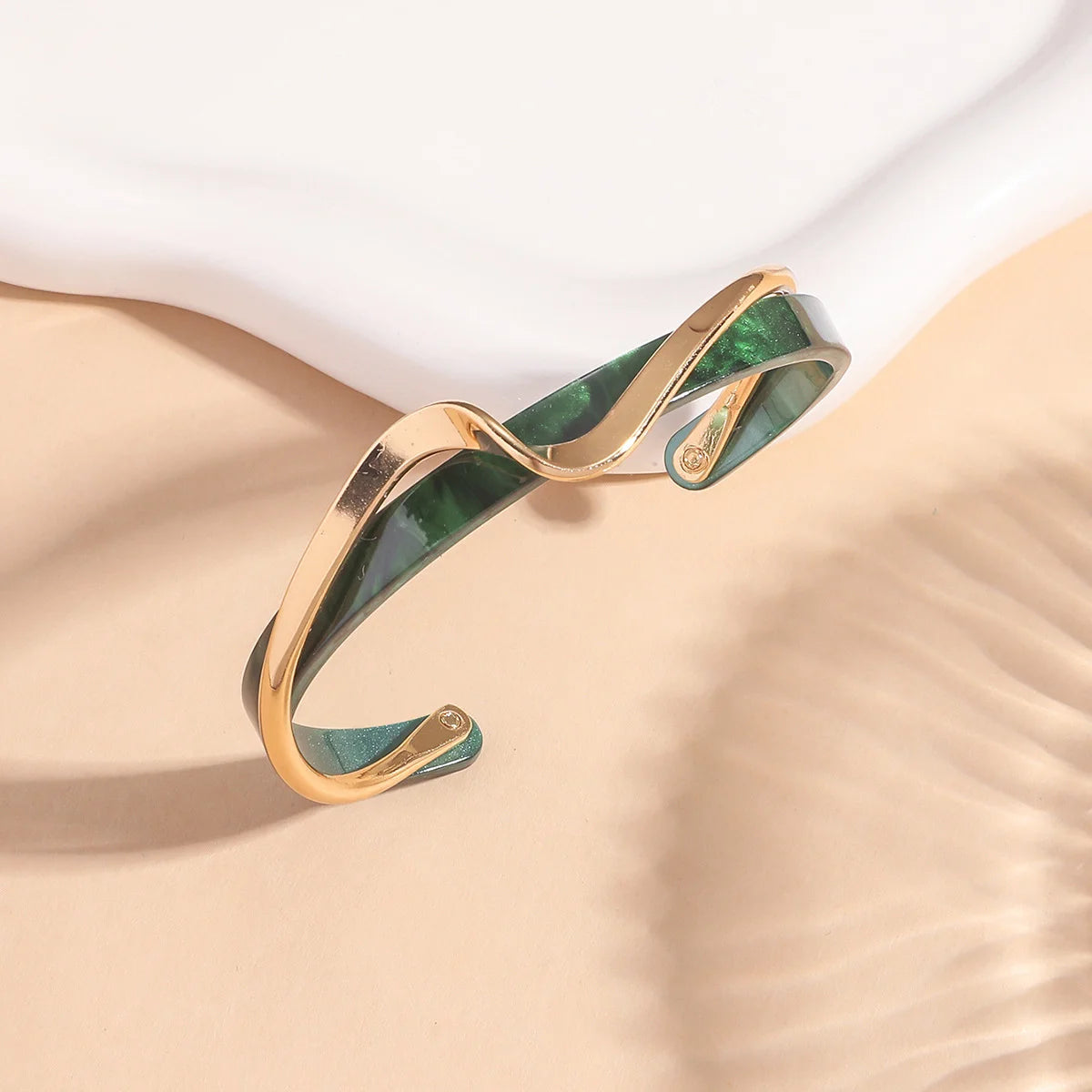 Light luxury bracelet curved metal texture bracelet ins design Korean version personalized fashion internet celebrity bracelet