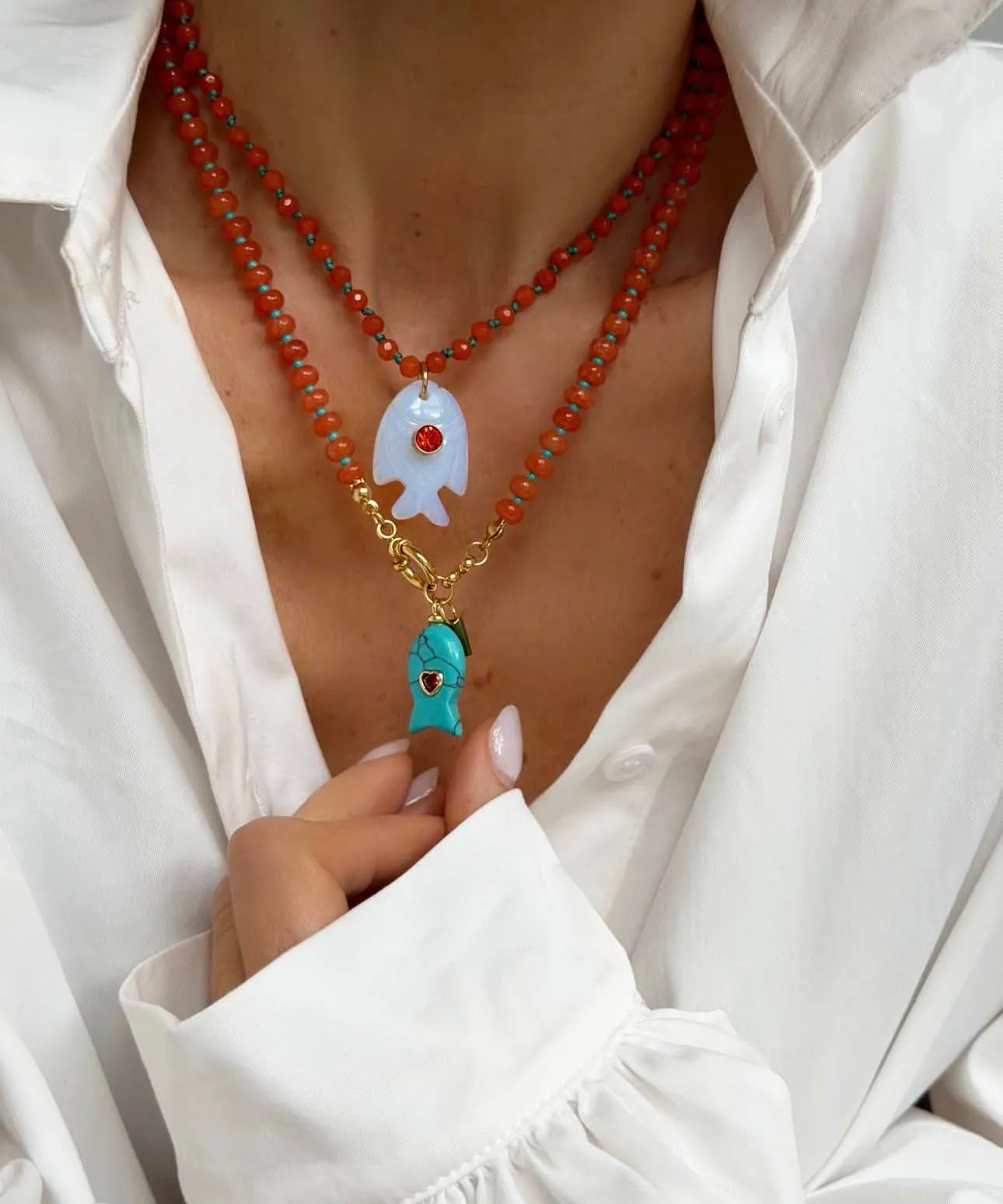 2026 eye-catching spring summer fashion accessory jewelry Bohemian style colored bead necklace with natural stone fish pendant