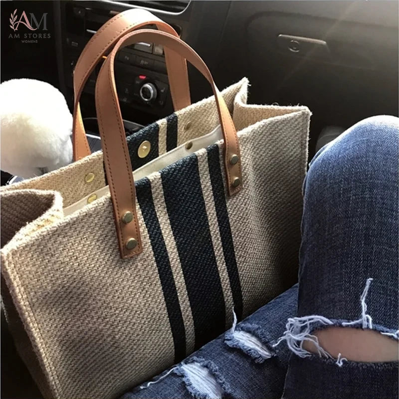 Women's Leather Shoulder Handbag - view 17
